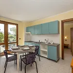 Ξενοδοχείο με διαμερίσματα Campi 4*